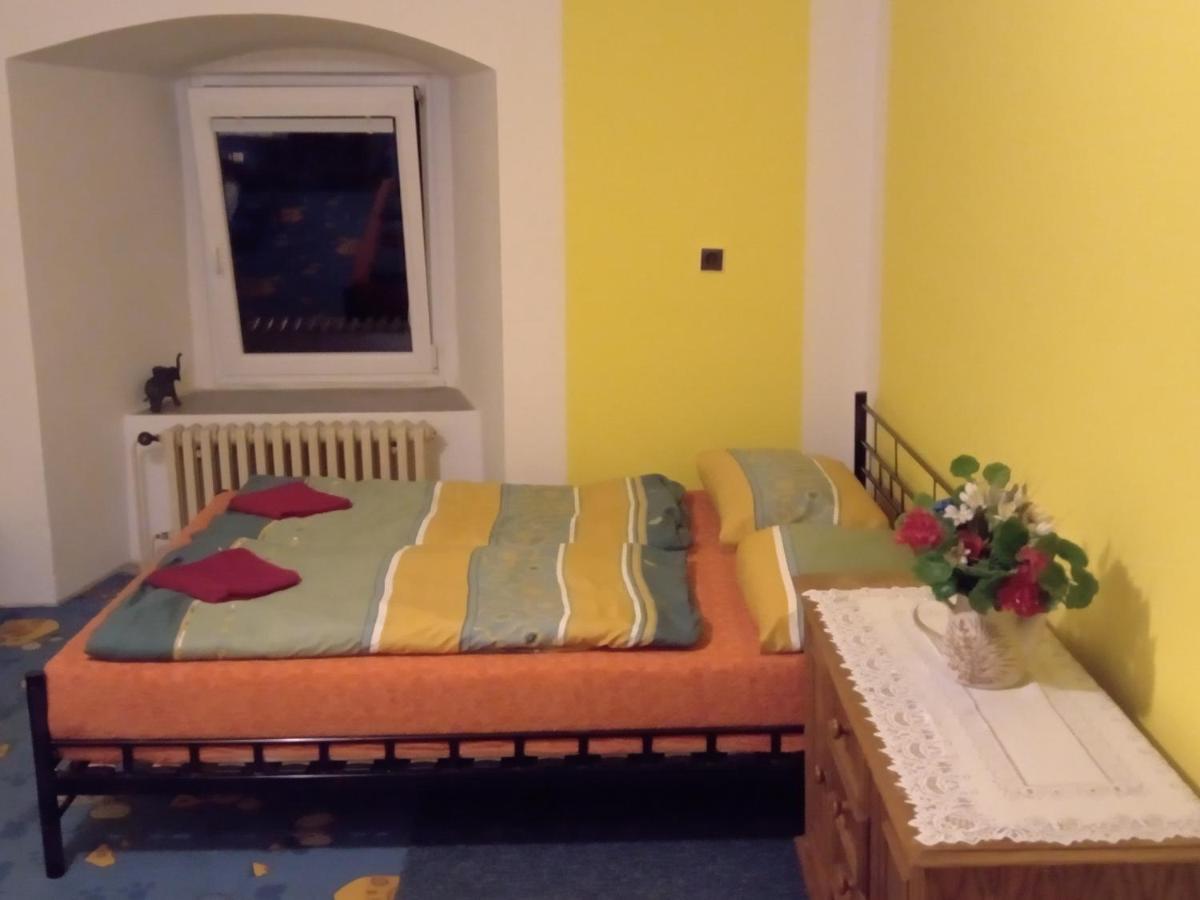 Apartman Police Nad Metuji Apartment Exterior photo