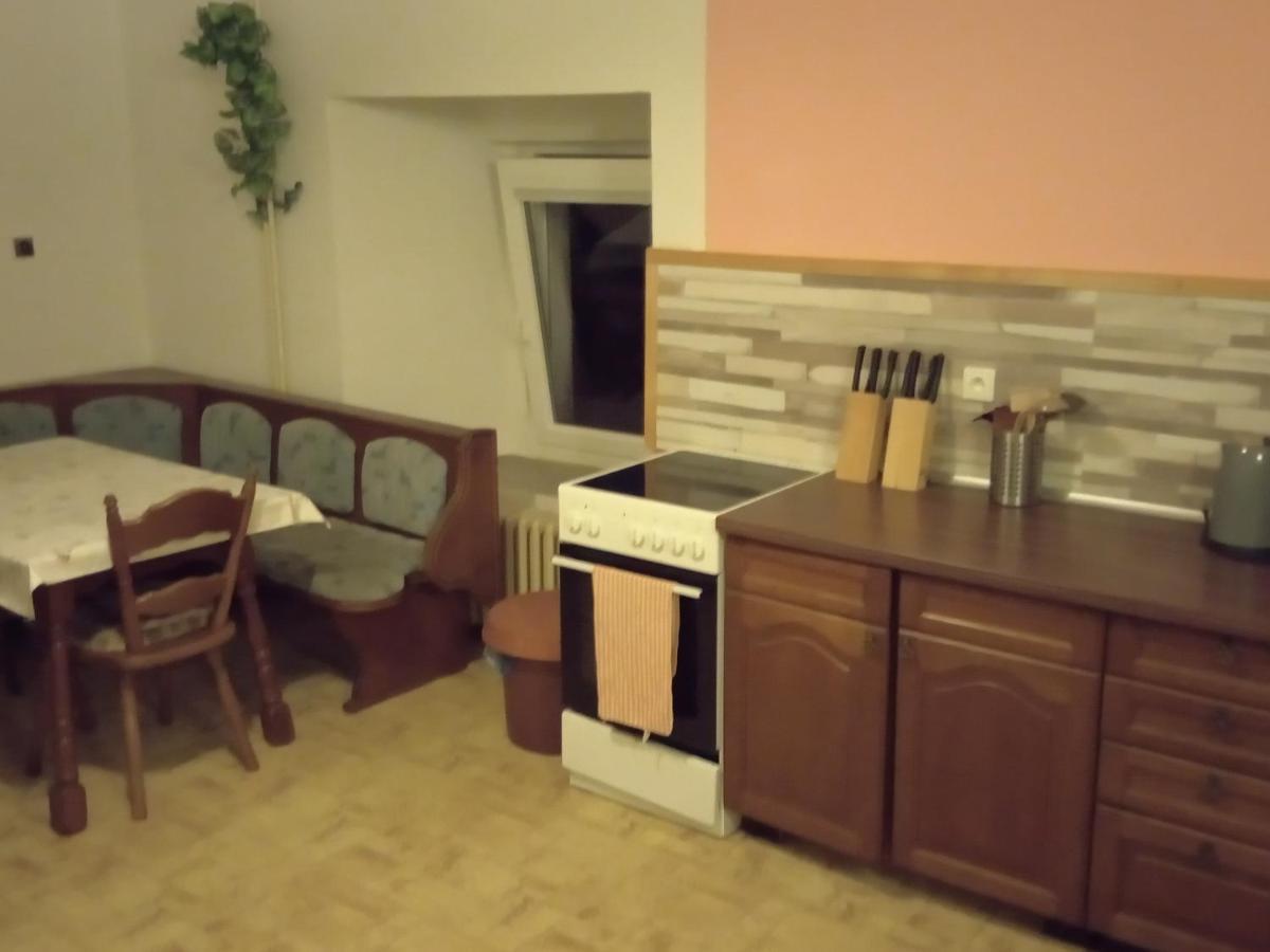 Apartman Police Nad Metuji Apartment Exterior photo